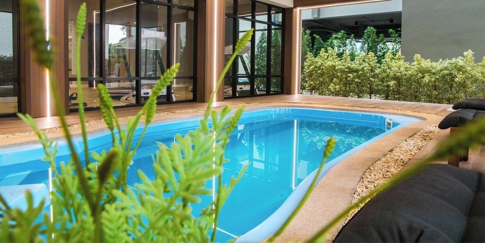 B Stay Hotel 37/40