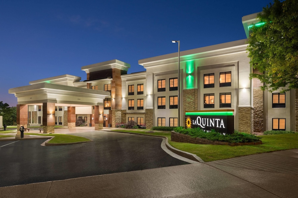 La Quinta Inn Suites By Wyndham Memphis Wolfchase 6/63
