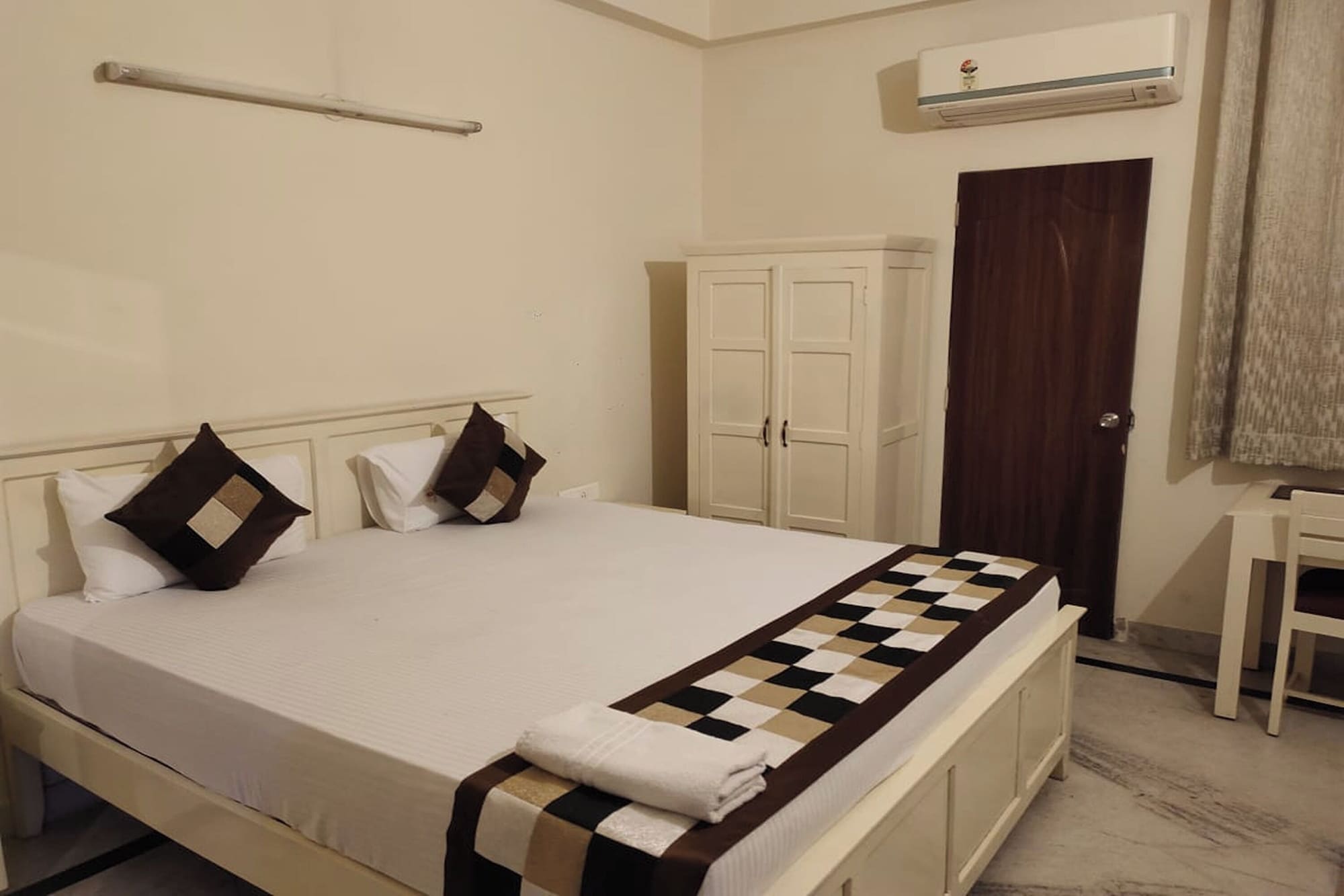 Fabhotel Dior Pink City