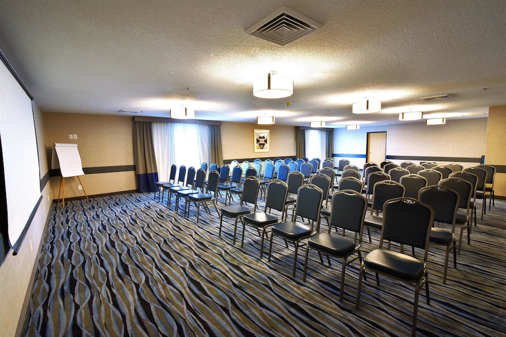 Best Western Plus Flint Airport Inn & Suites 35/38