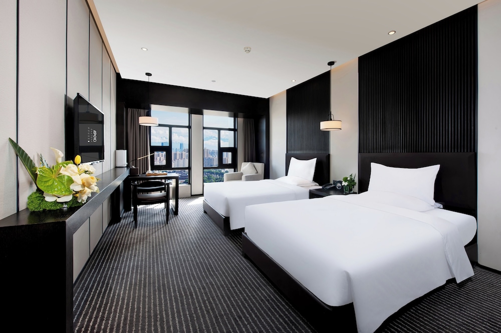 ROOM, TWIN BEDS