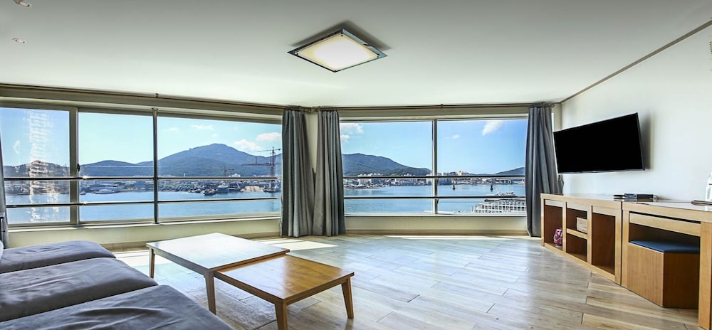 Hansan Hotel 25/28