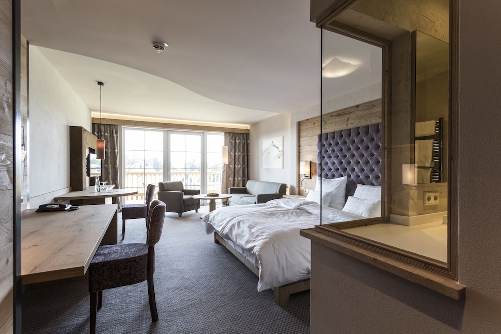 Junior Suite, Superior, Double Bed, Sofa, Balcony, Annex