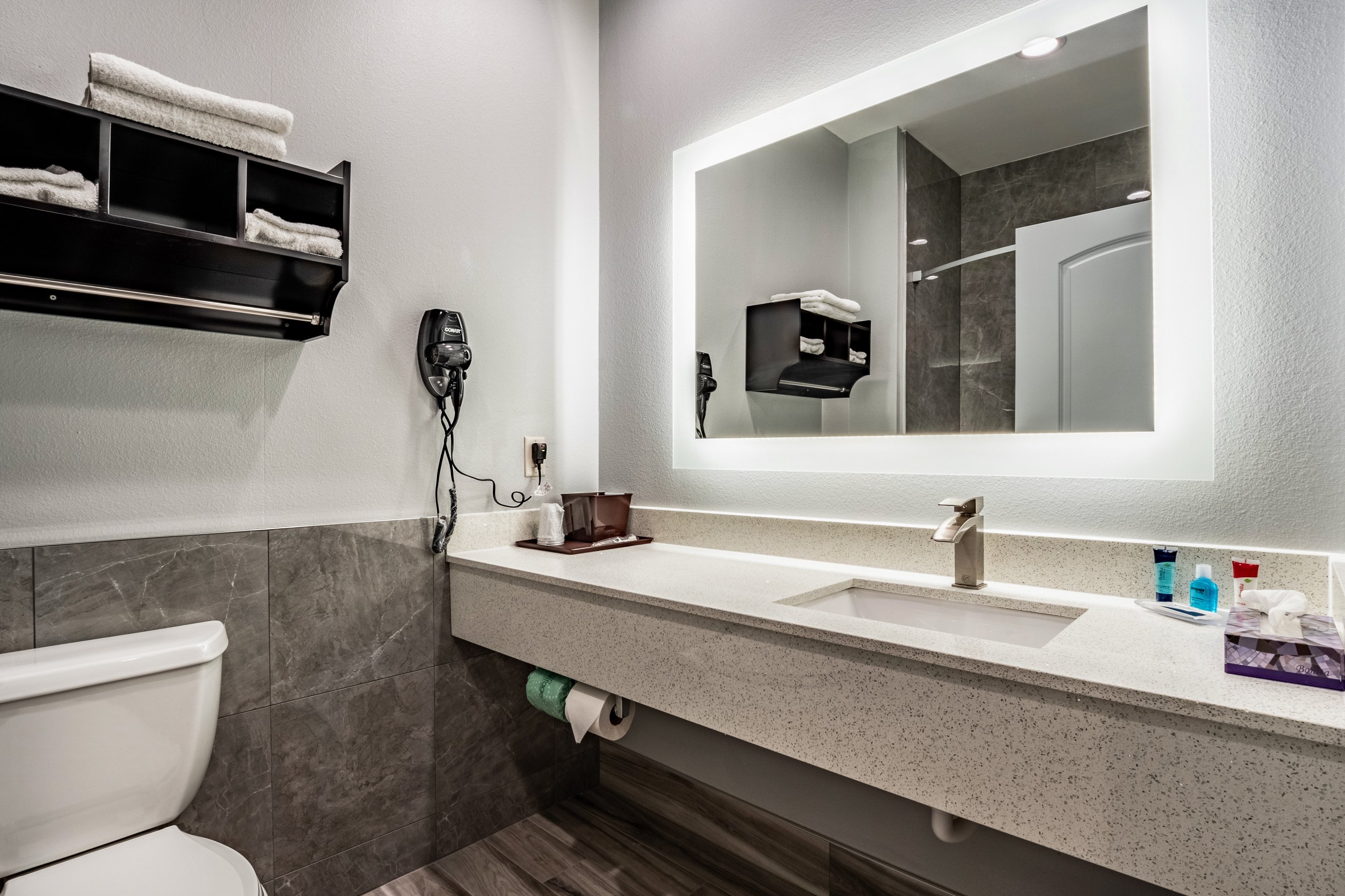 Scottish Inns and Suites Katy TX 20/24