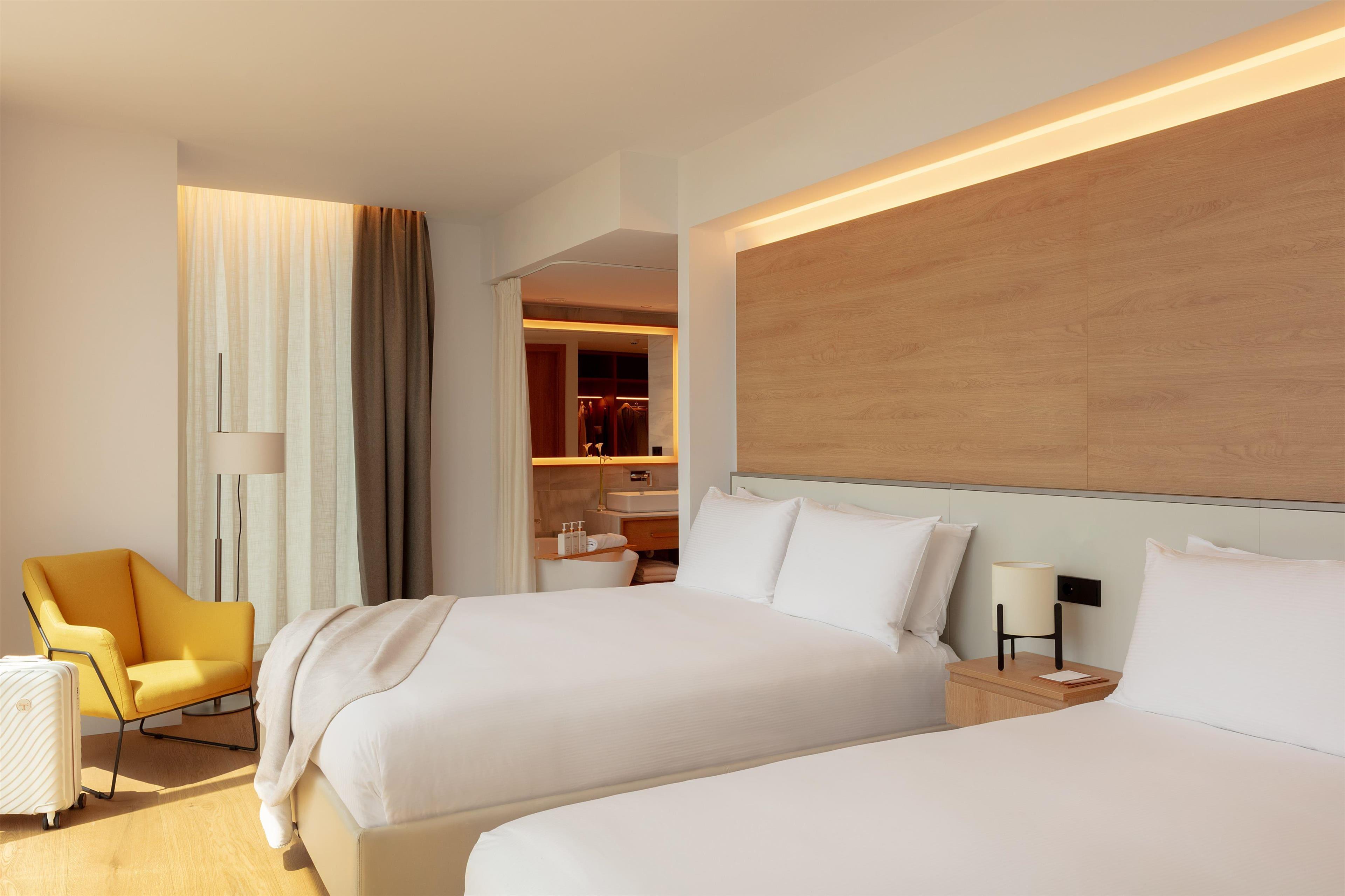 Penthouse, Suite