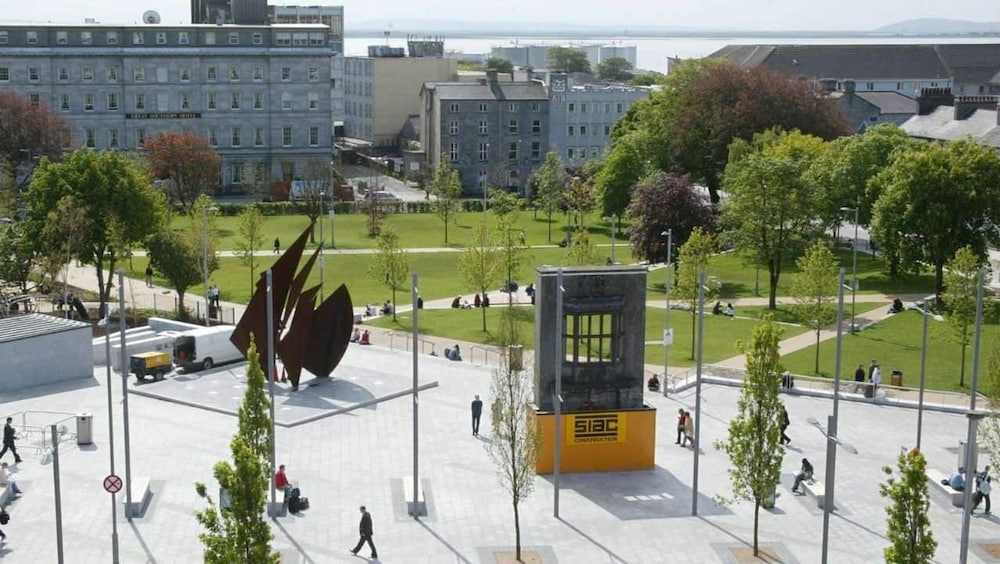 Victoria Hotel Galway 49/50