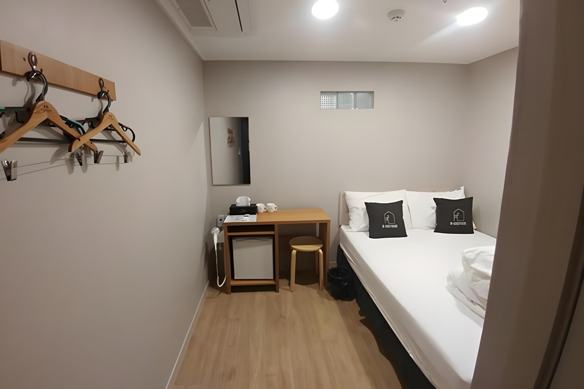 Deluxe, Single, Double Bed