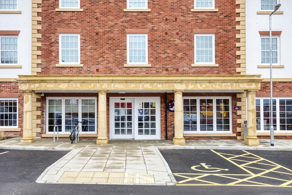 Premier Inn Marlborough 34/37