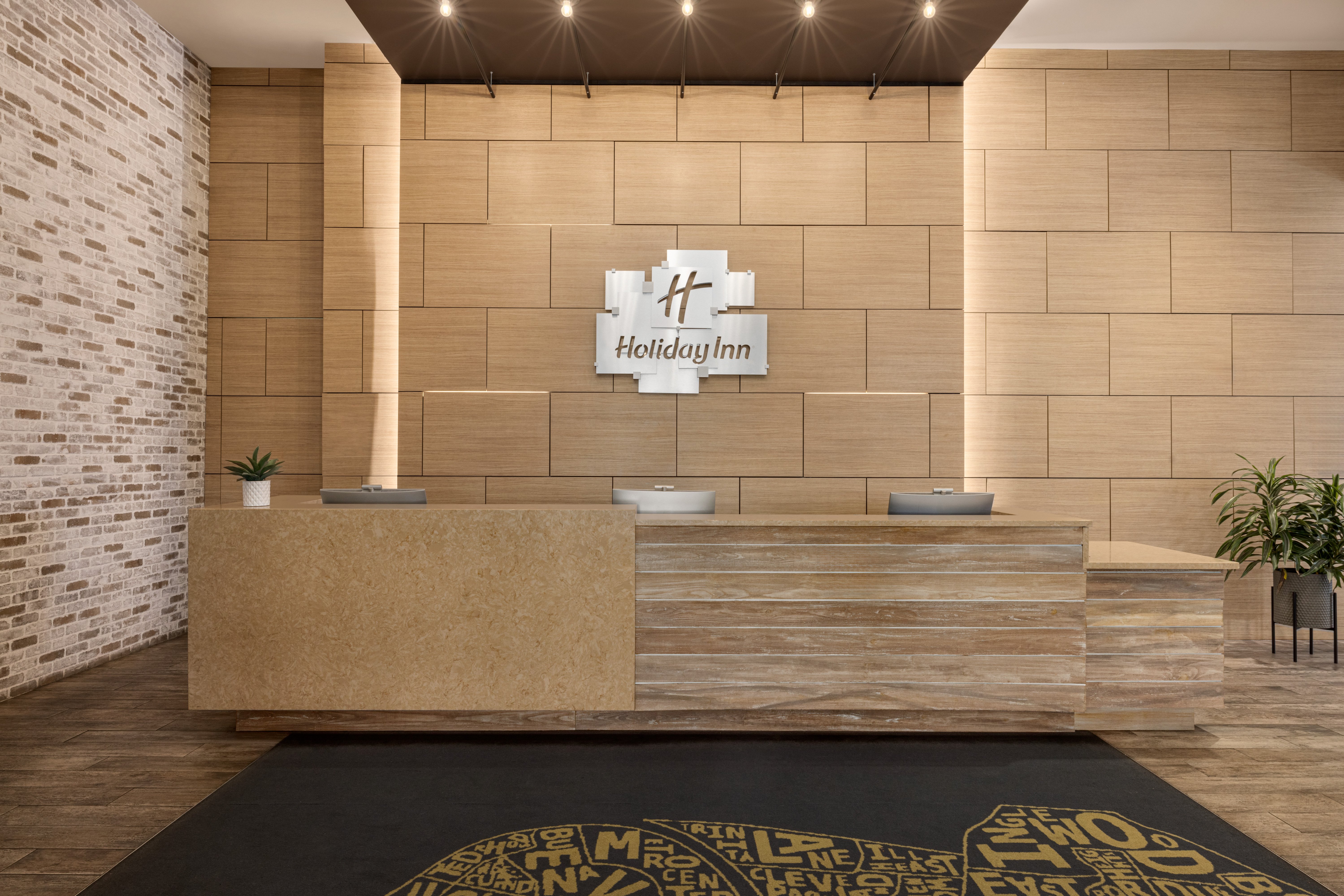 Holiday Inn & Suites Nashville Downtown Broadway 15/82
