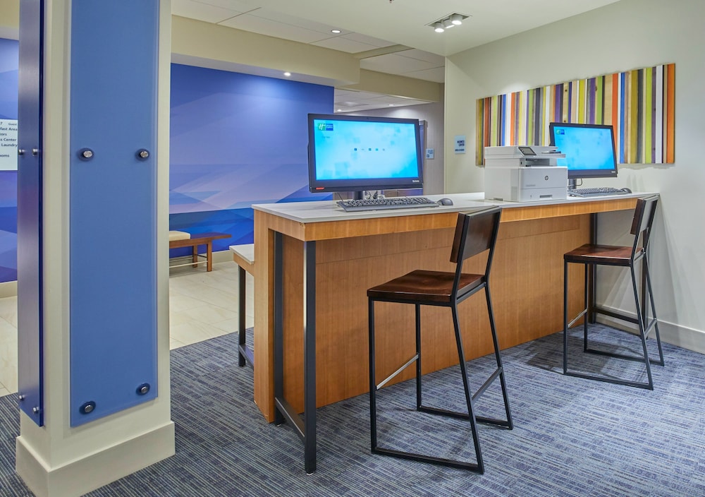 Holiday Inn Express Suites Hermiston Downtown 12/54