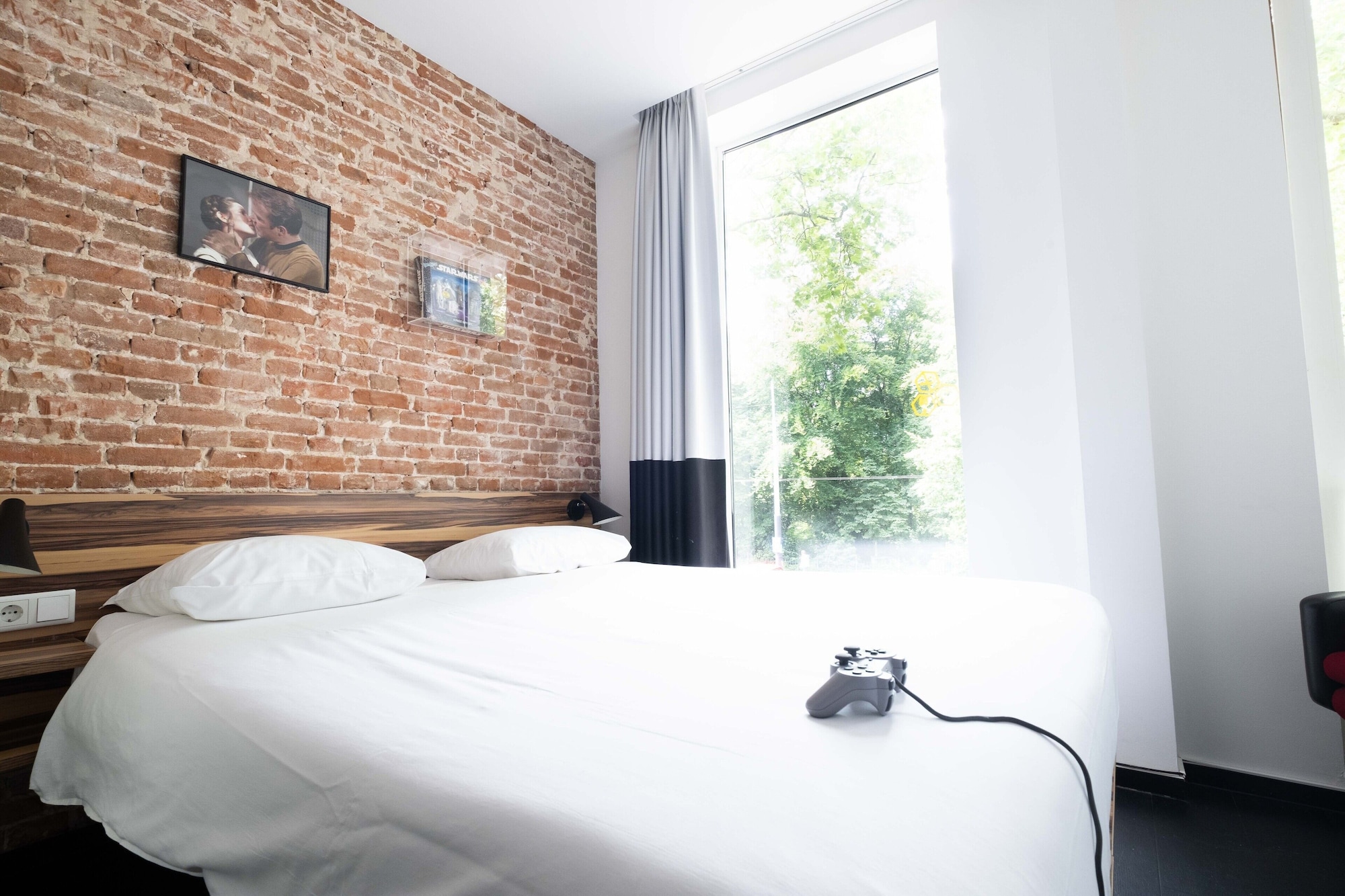 SUPERIOR, DOUBLE BED, LARGE
