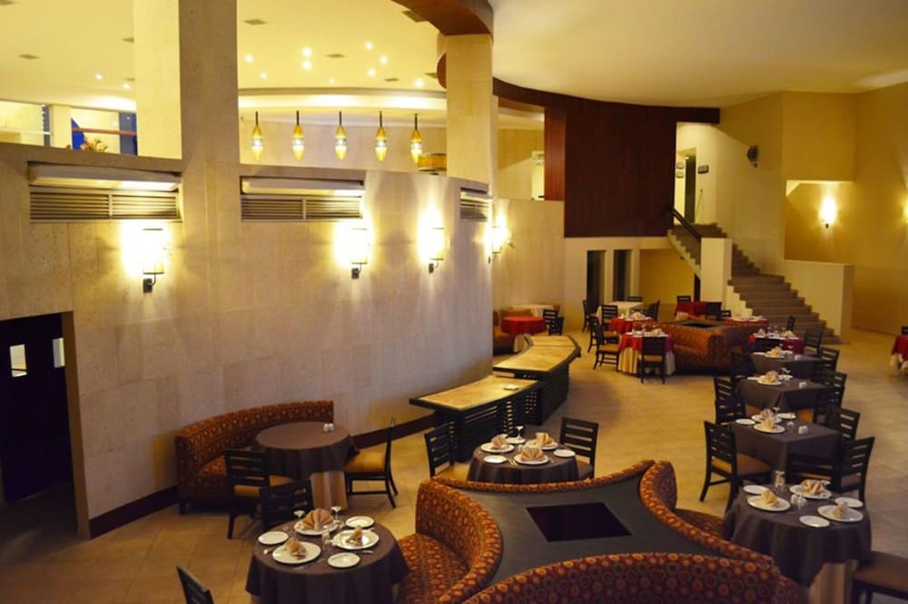 SUN HOTEL 48/68