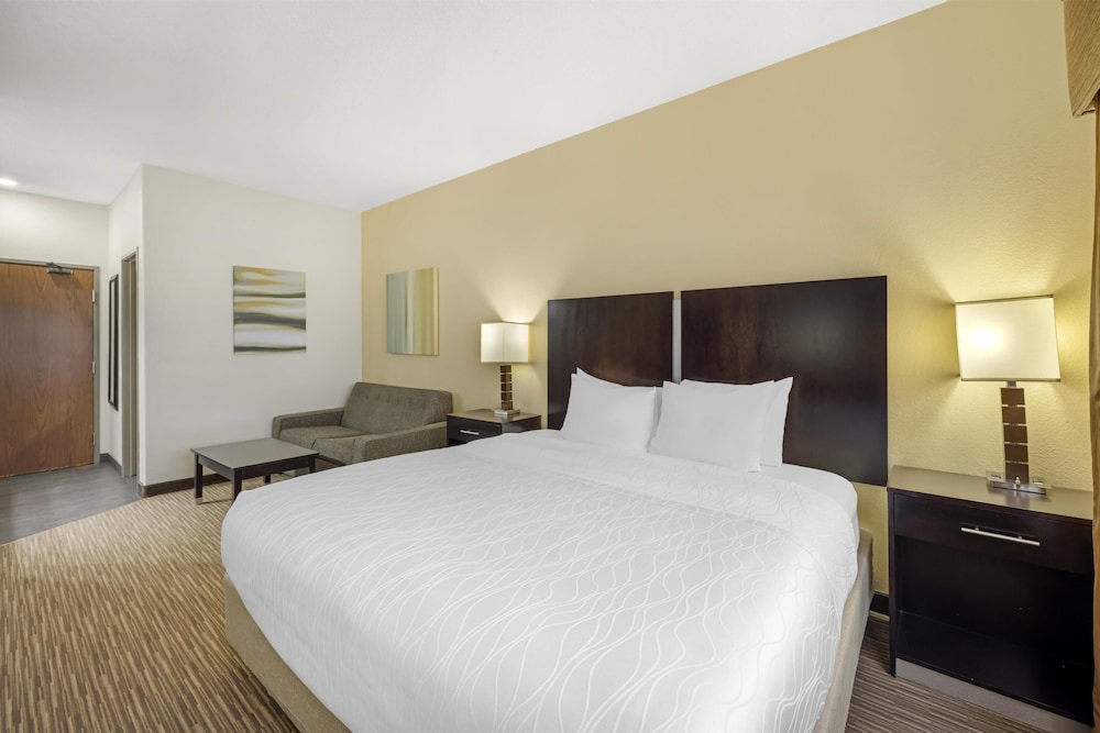 Best Western Plus The Four Corners Inn 21/69