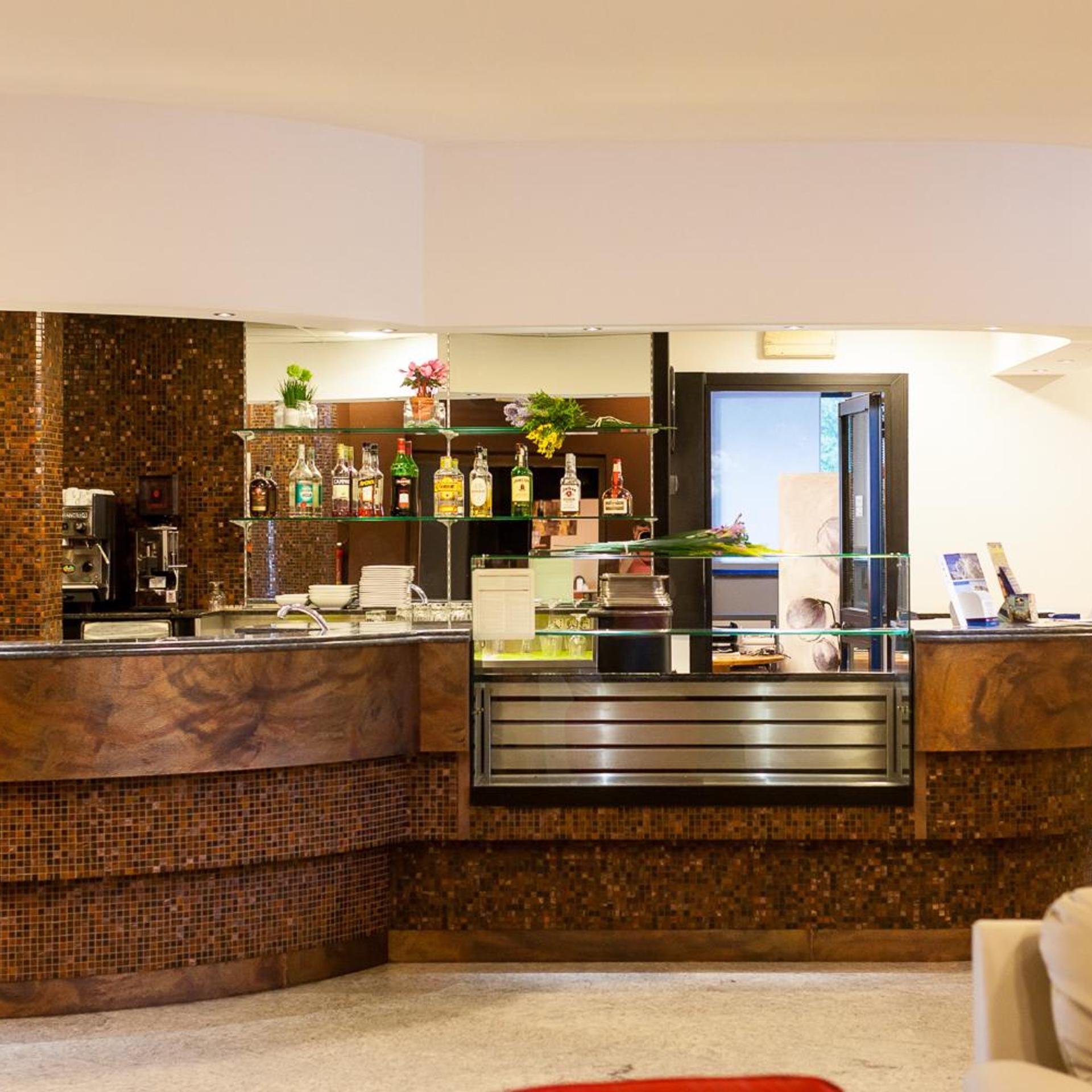 Blue Relais Maggiore 8/57