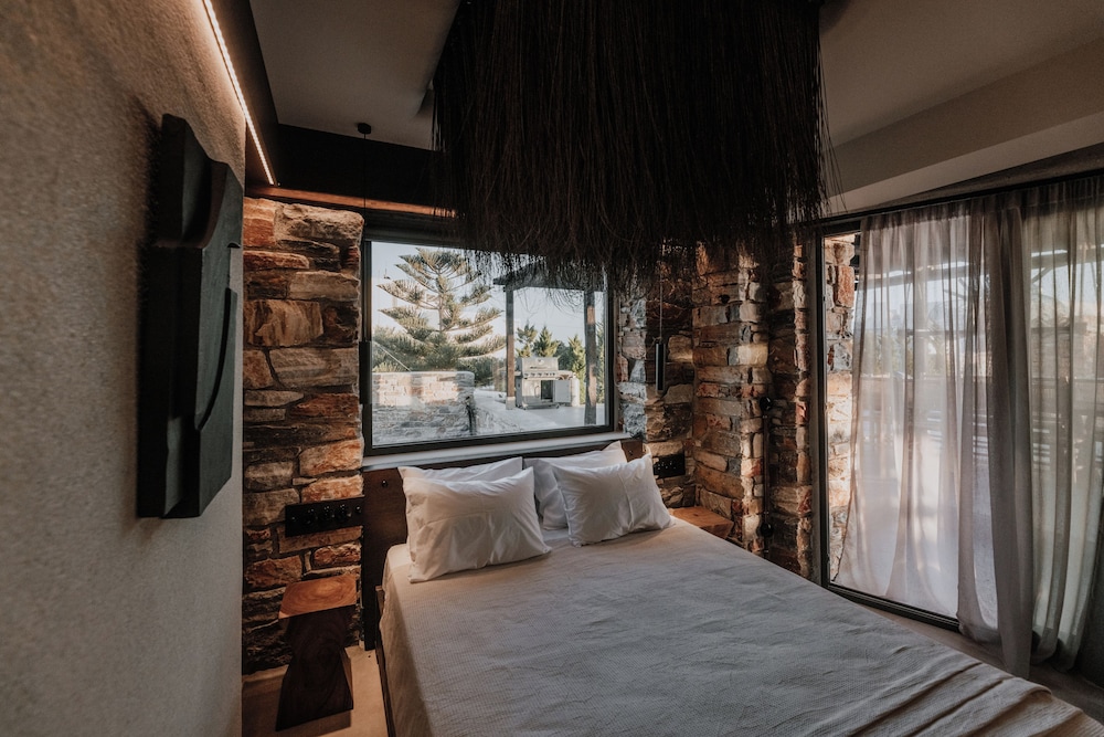 Onym Curated Villas 22/206