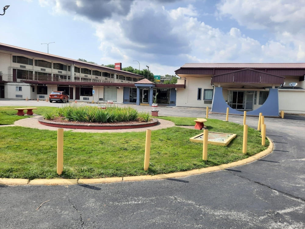 Americas Best Value Inn Moline 39/41