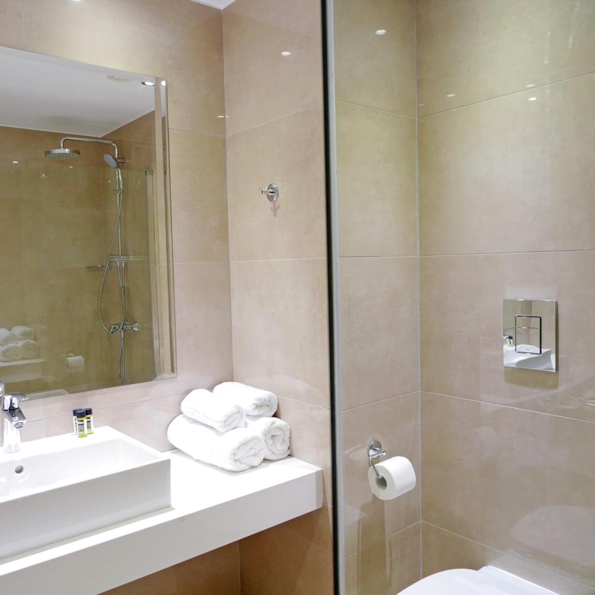 غرفة سوبيريور عائلية بسرير فردي بإطلالة على البحر، Amethyst Napa Hotel & Spa 4/4