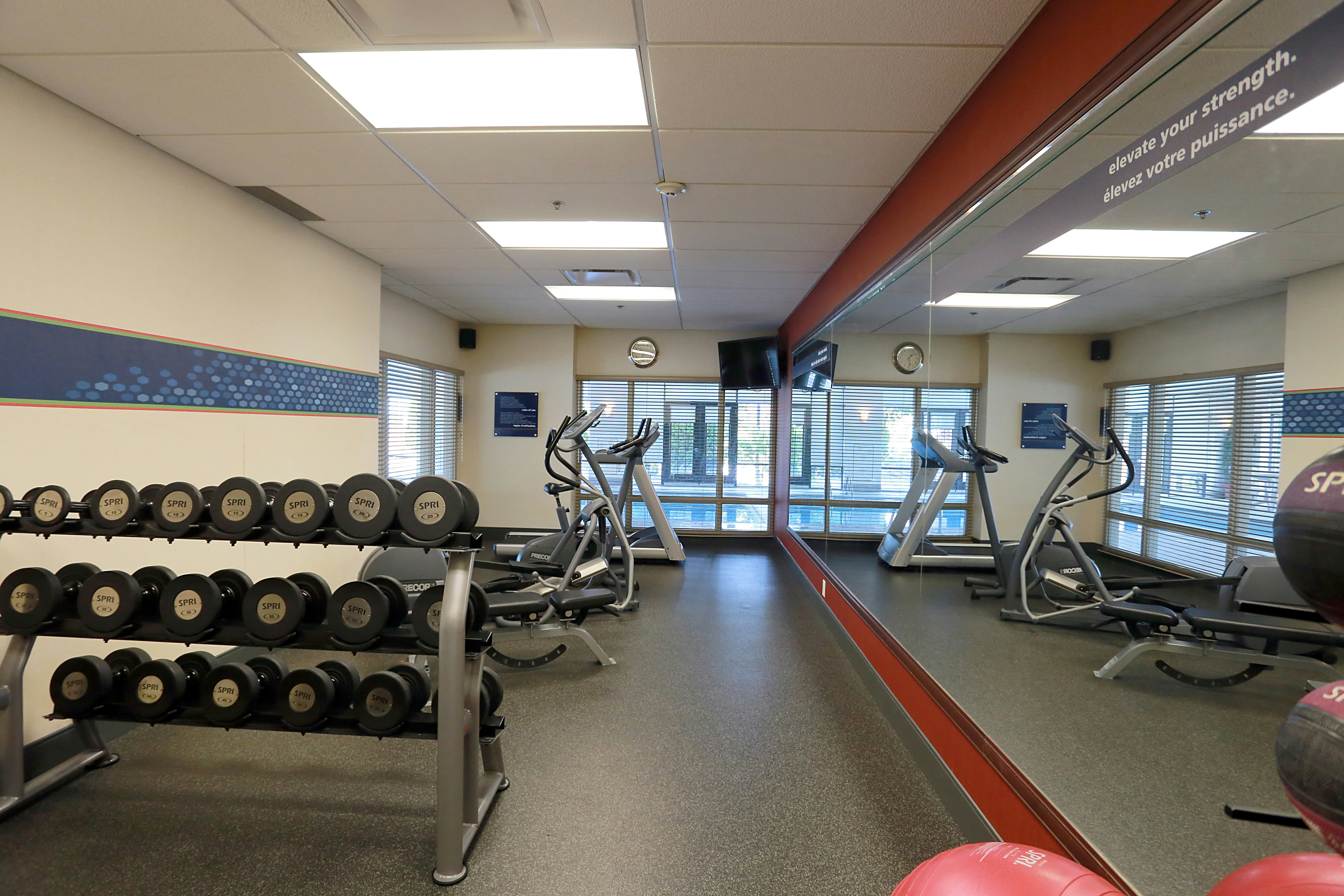 Hampton Inn and Suites by Hilton Laval 40/71
