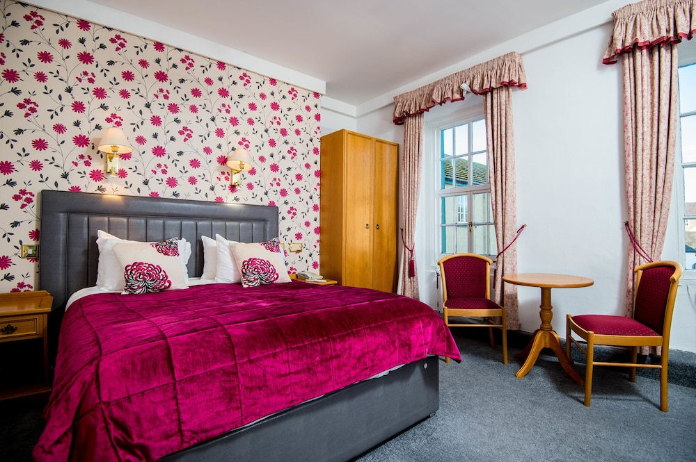 The Ivy Bush Royal Hotel 20/77