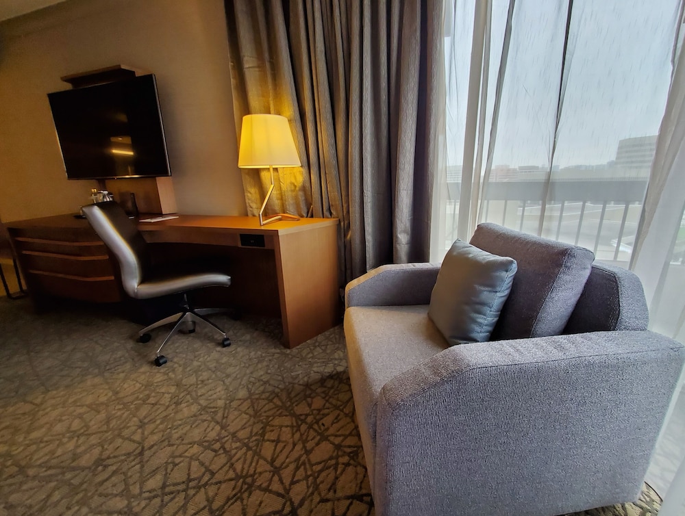 Crowne Plaza Toronto – North York 33/70