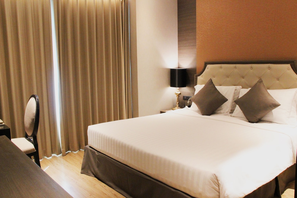 The Duchess Hotel (SHA Plus) 8/32