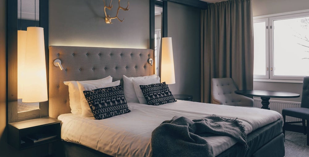 Northern, Premium, Deluxe, King Bed