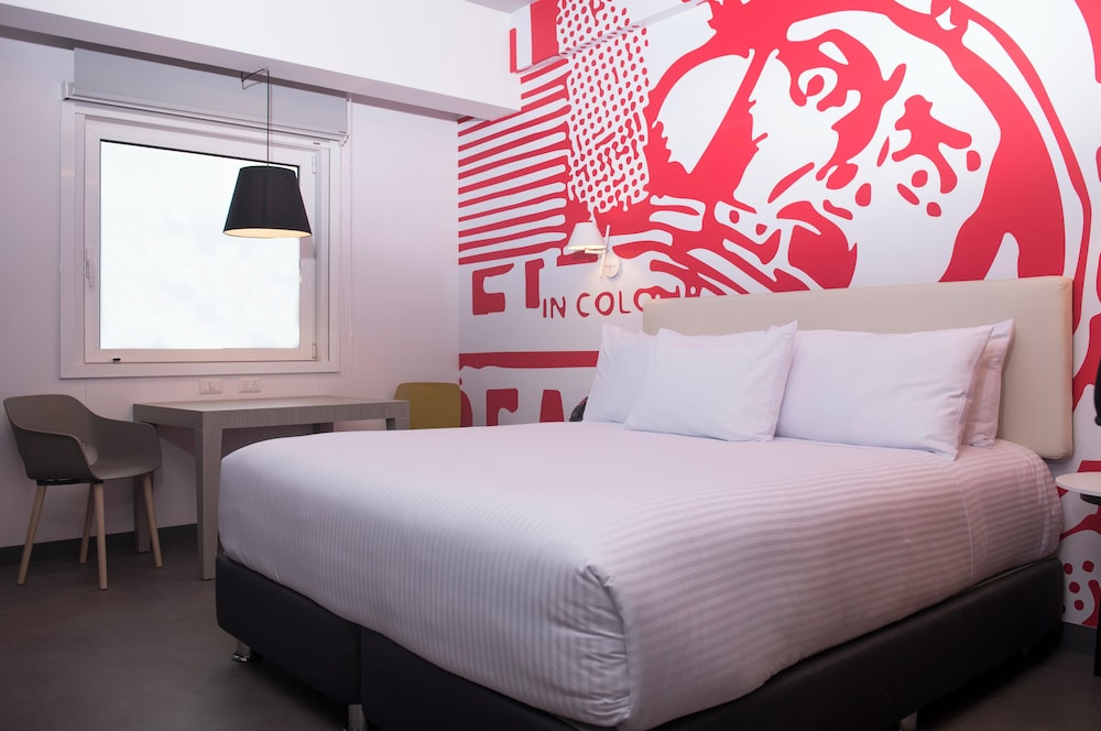 ROOM, KING BED, ACCESSIBLE