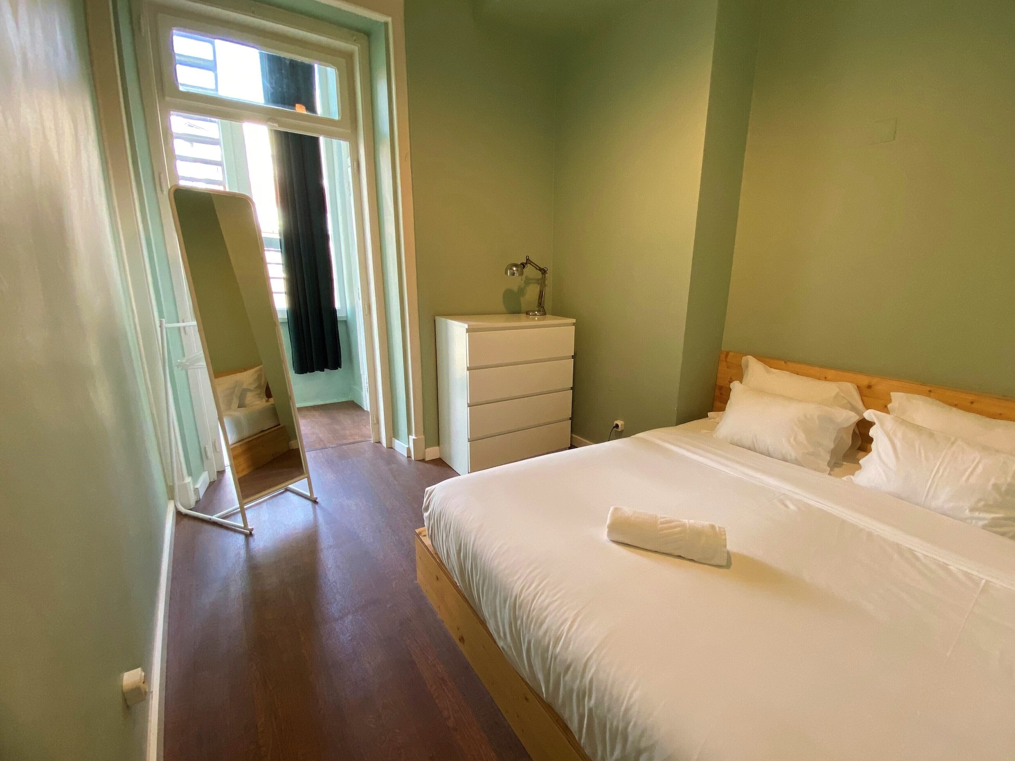 ROOM, KING BED, PRIVATE BATHROOM