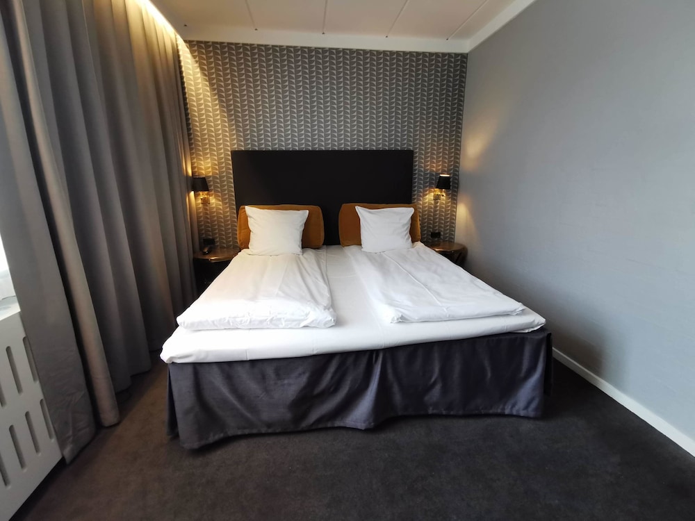 Superior, King Bed