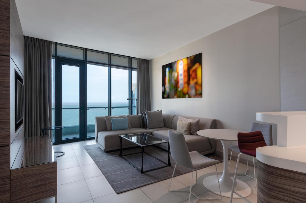 RADISSON BLU HOTEL & RESIDENCE, MAPUTO 56/80