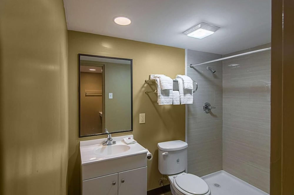 LoneStar Inn & Suites 47/51