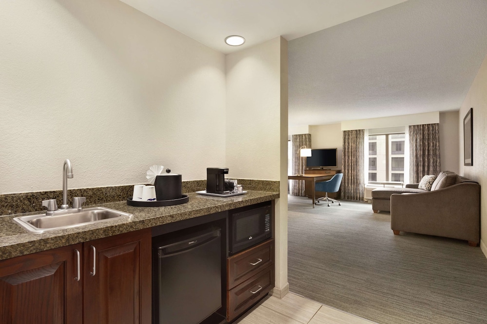 Hampton Inn And Suites Nashville Downtown Tn 45/53