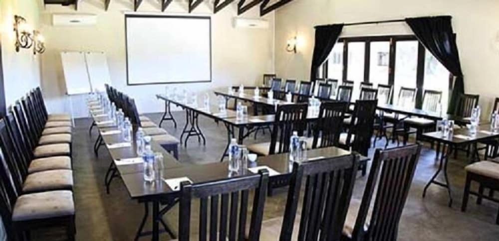 Accolades Boutique Venue 32/49