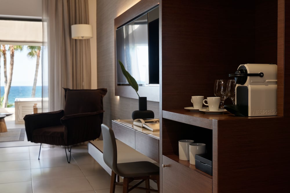 APHI KALLI Resort 57/65
