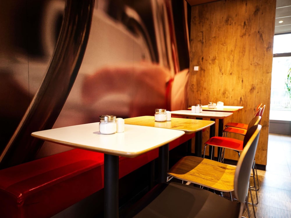 Ibis Hotel Koln Centrum 49/68