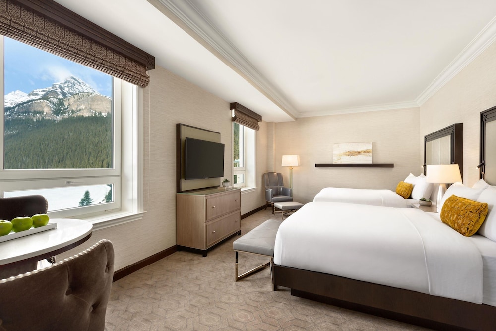 Fairmont Gold, 2 Queen Beds, Lake View