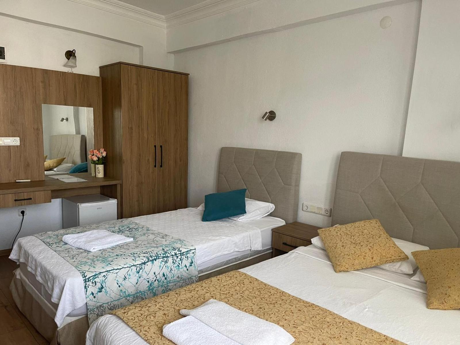 غرفة ثلاثية بشرفة، Tugay Hotel 2/10