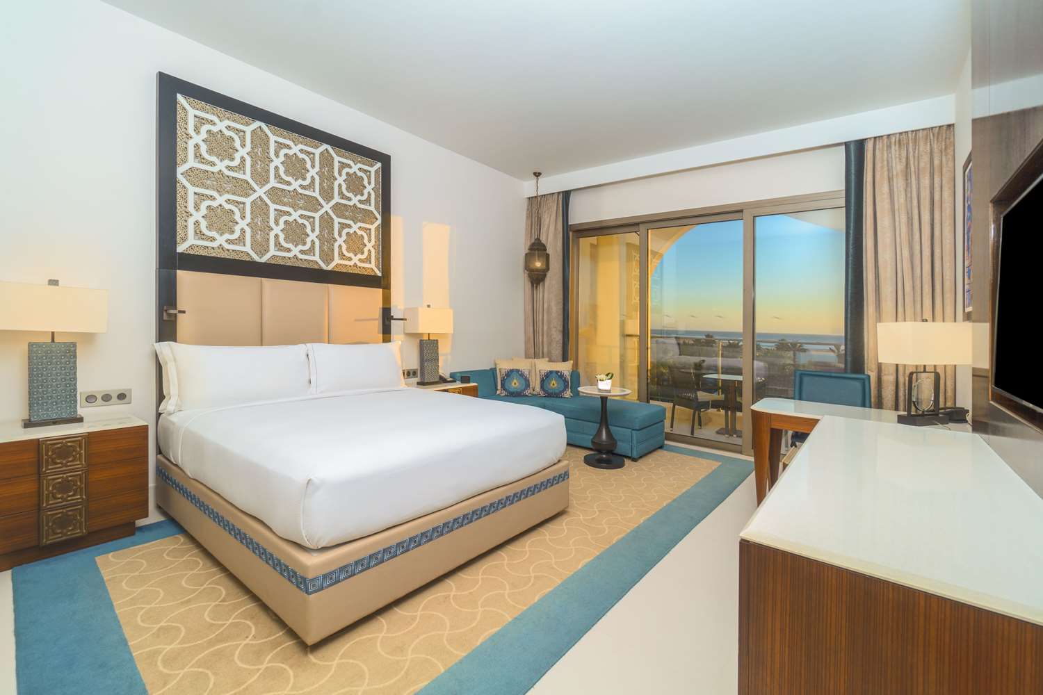 DELUXE, 2 DOUBLE BEDS, OCEAN VIEW