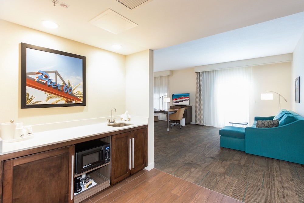 Hampton Inn and Suites by Hilton Clearwater Beach 44/83