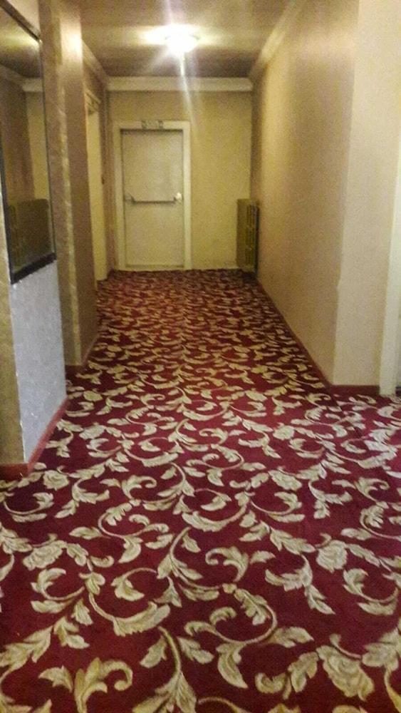 Katan Hotel 6/10