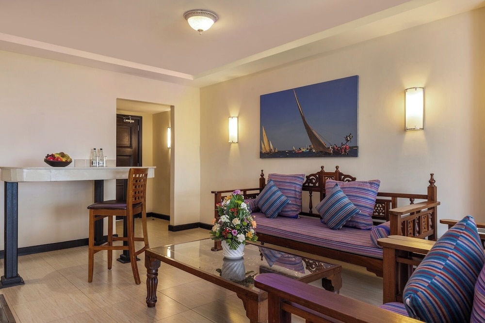 PRIDEINN PARADISE BEACH HOTEL AND SPA 50/79