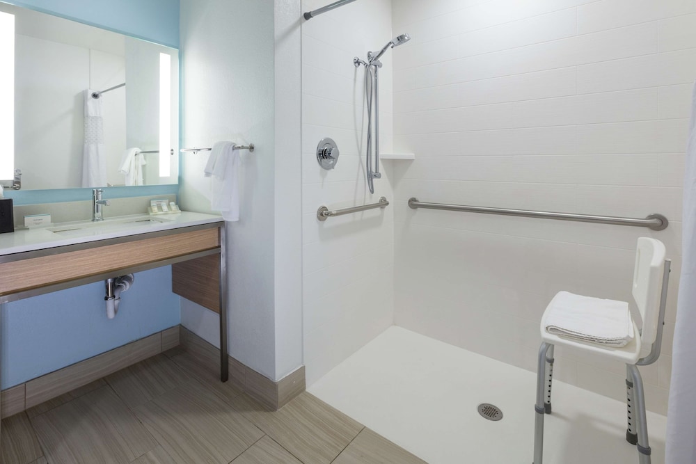 HILTON GARDEN INN ST. AUGUSTINE BEACH 15/55