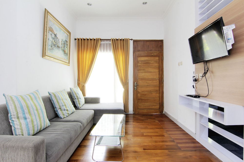 Embe Joglo Homestay by ZUZU 5/27