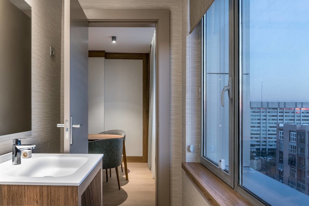 The Westin Madrid Cuzco 21/65