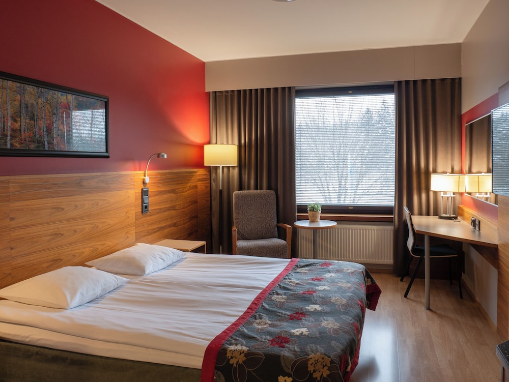 Hotel Haaga Central Park 8/48