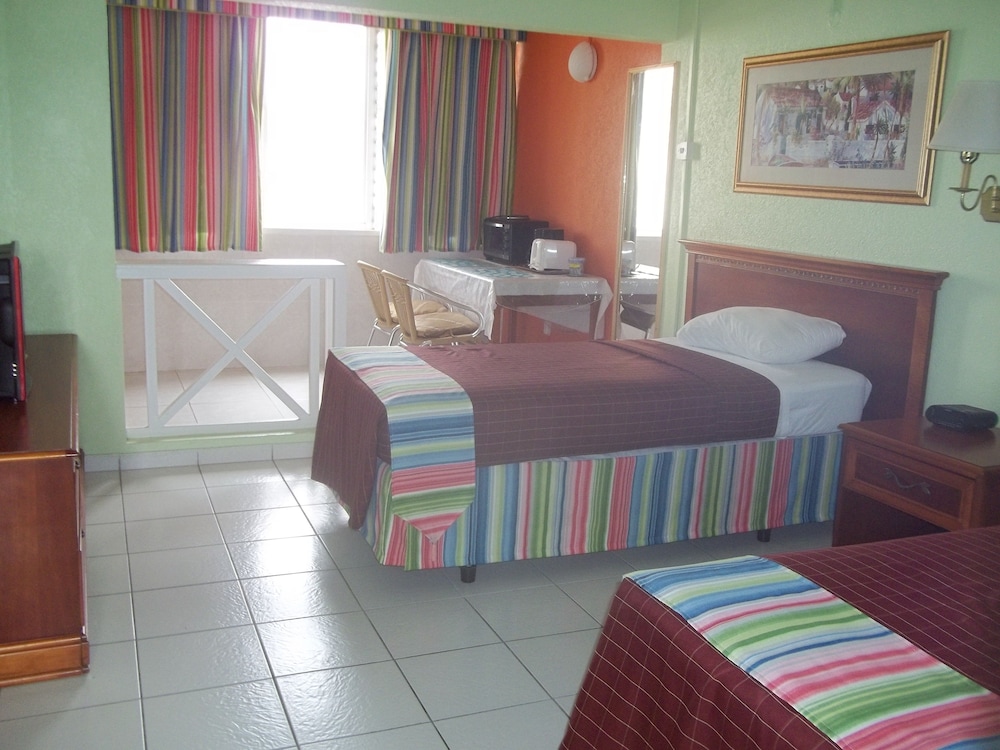 Palm Garden Hotel 25/50