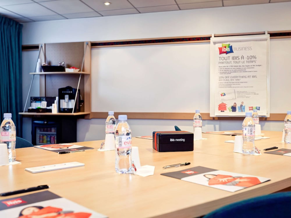 Ibis Lyon Est Bron 58/67