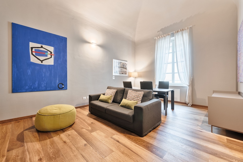 Palazzo Del Carretto Art Apartments 40/72