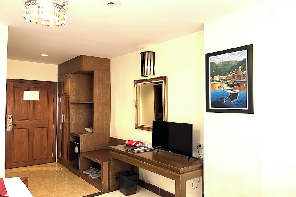 Aiyaree Place Hotel 13/75