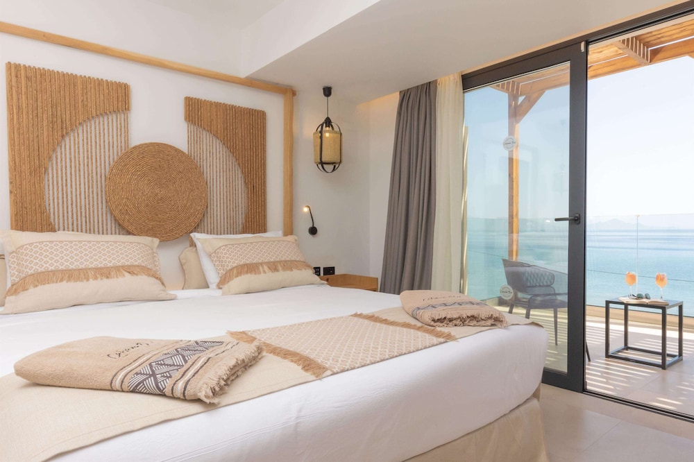 Cabana Blu Hotel and Suites 24/89
